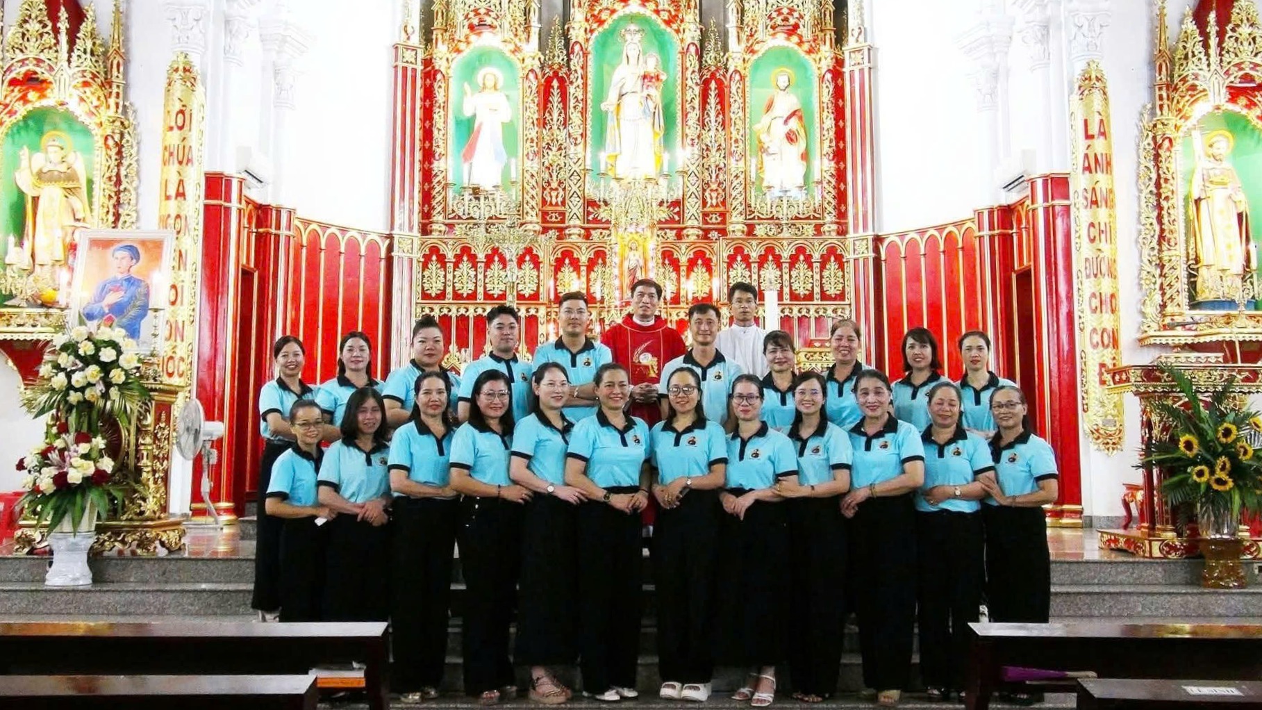 Giáo xứ Cẩm Phả long trọng cử hành Thánh lễ mừng kính Chân phước Anrê Phú Yên - Quan thầy Ban Giáo lý viên